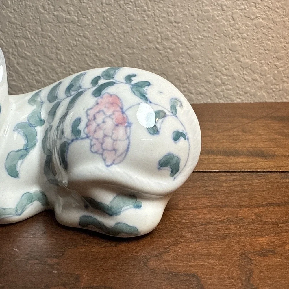 Vintage cat figurine white cat Green Ivy Flowers